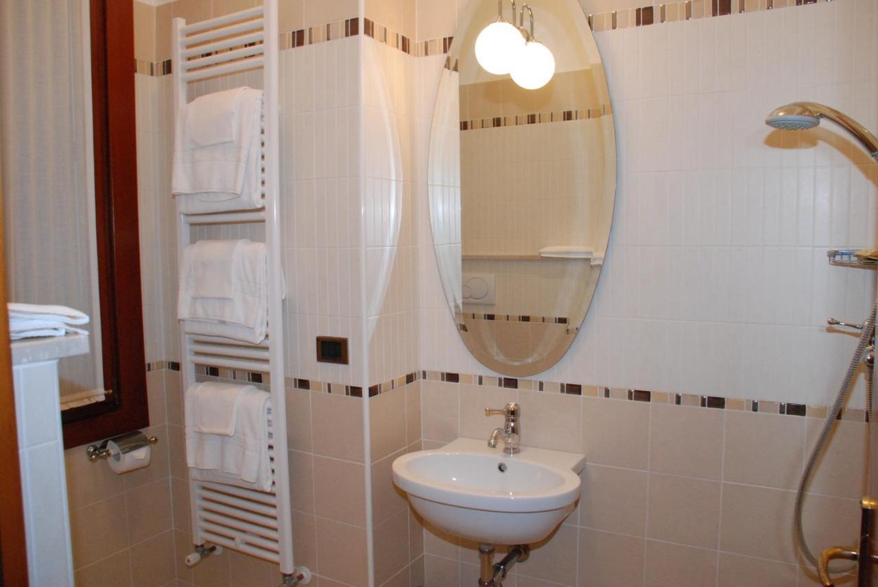 Hotel Vecia Brenta Mira Quarto foto